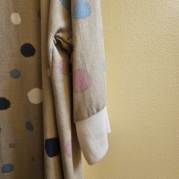 Honeyme Polka Dot Spots Beige 3/4 Sleeve Top High Low Gorgeous Cream Trim! NWT - Picture 3 of 6